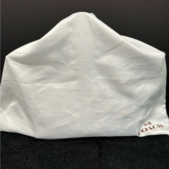 Coach Medium Handbag - Picture 11 of 11